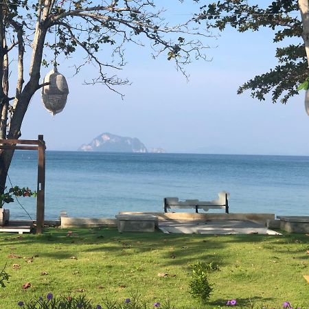Royal Yao Yai Island Beach Resort Ko Yao Yai Ngoại thất bức ảnh View of Ko Chang from the mainland